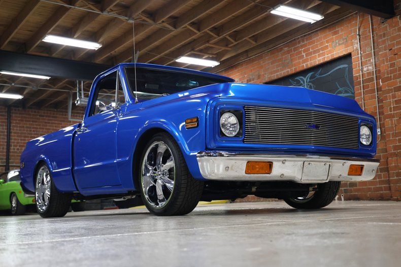 Chevrolet-C10-1972-Hyper-Blue-Metallic-Black-7