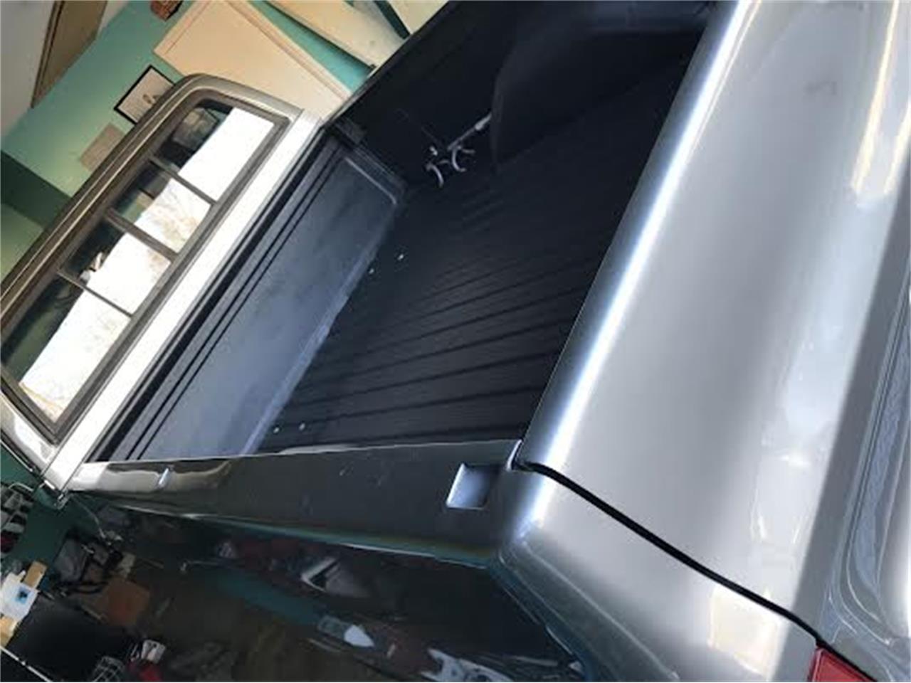 Chevrolet-C10-1980-Gray-Red-2