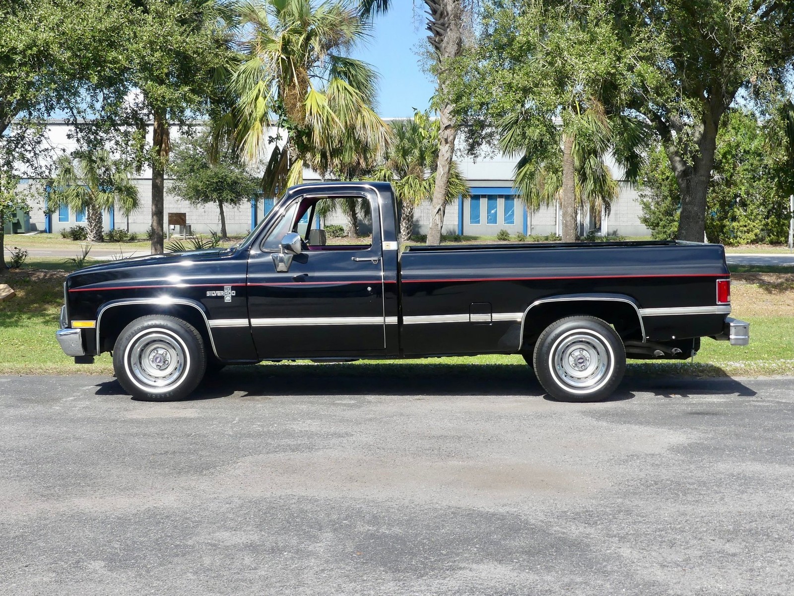 Chevrolet-C10-1983-Pickup-Truck-10