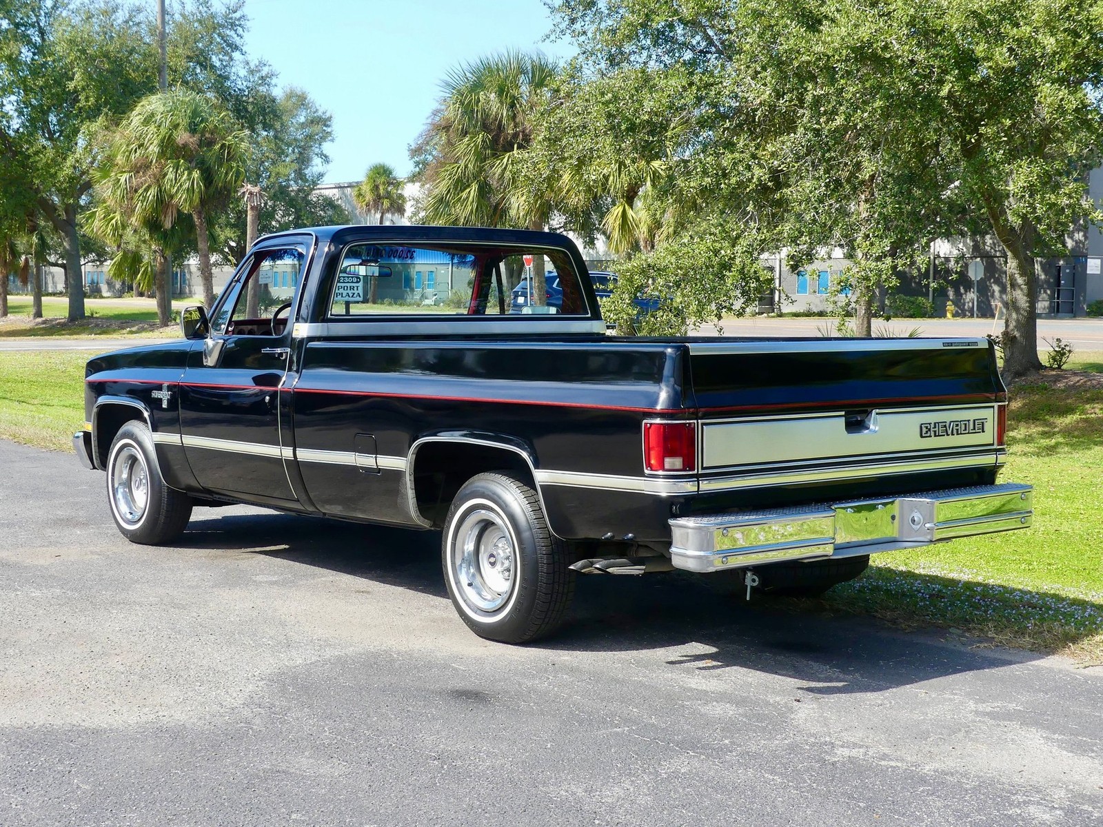 Chevrolet-C10-1983-Pickup-Truck-13