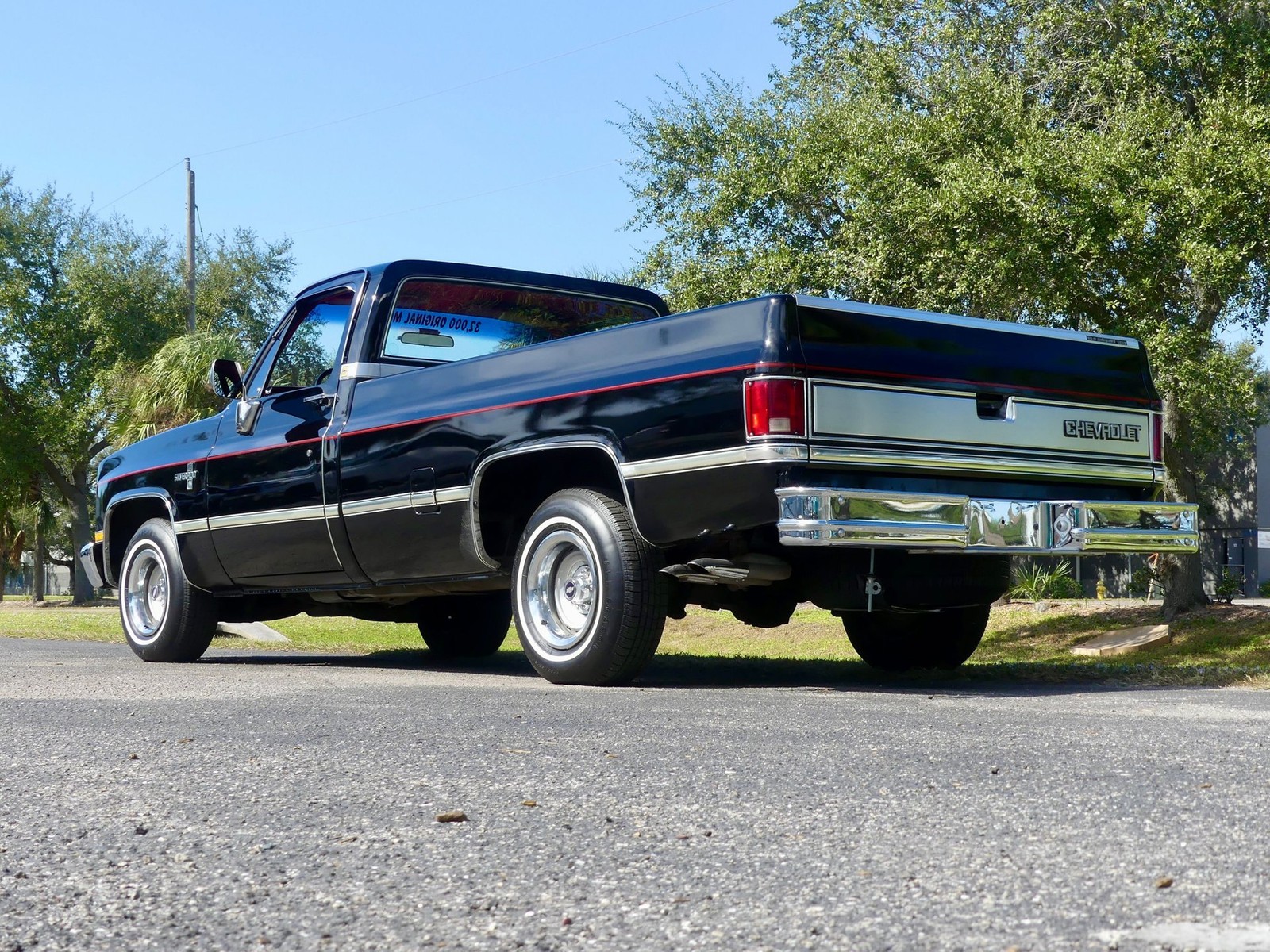 Chevrolet-C10-1983-Pickup-Truck-15