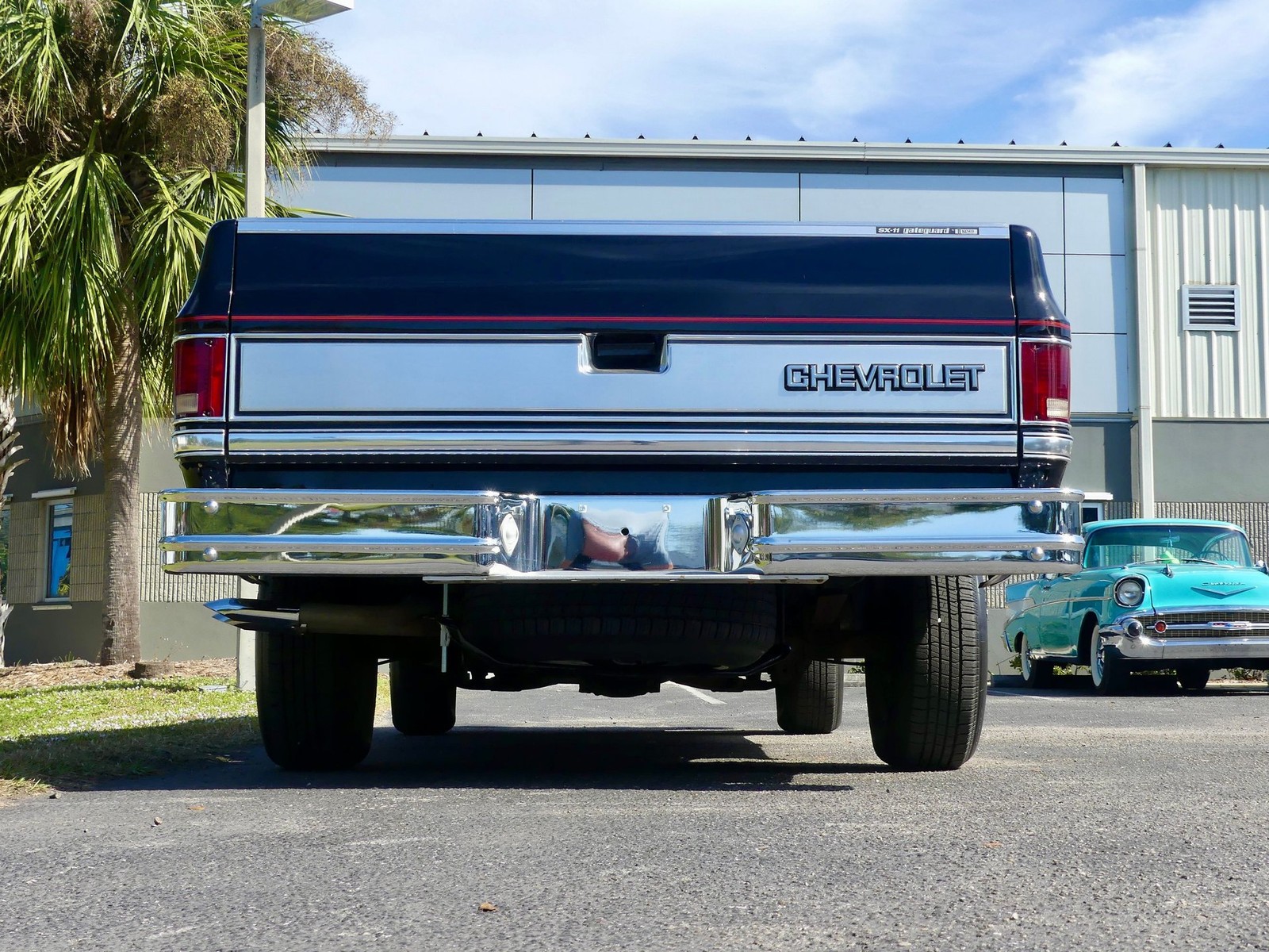 Chevrolet-C10-1983-Pickup-Truck-18