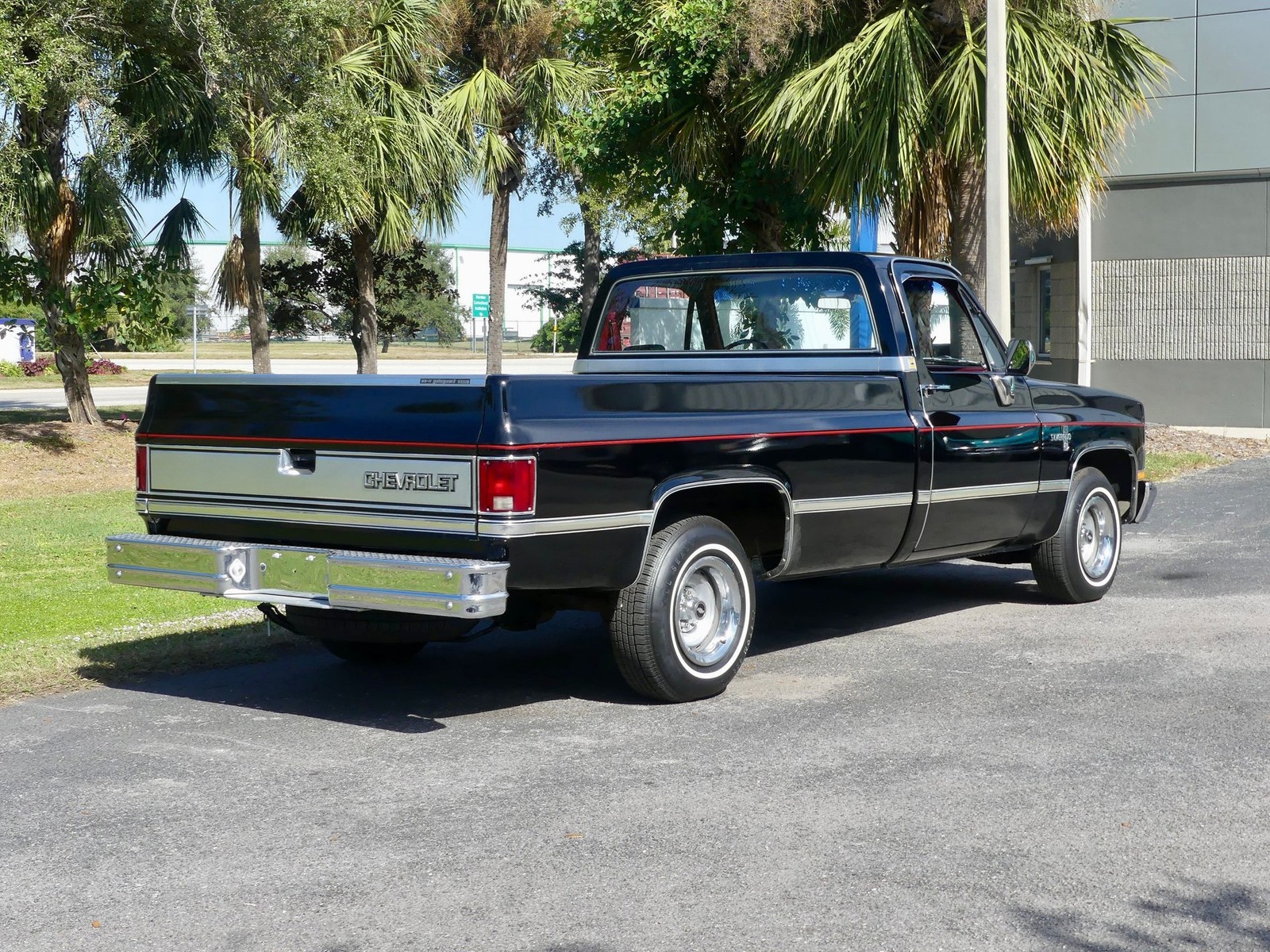 Chevrolet-C10-1983-Pickup-Truck-19
