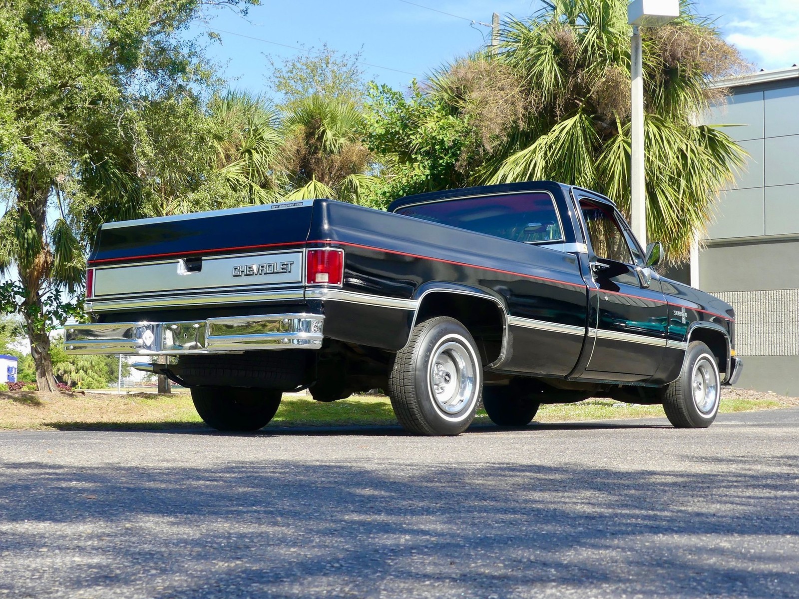 Chevrolet-C10-1983-Pickup-Truck-21