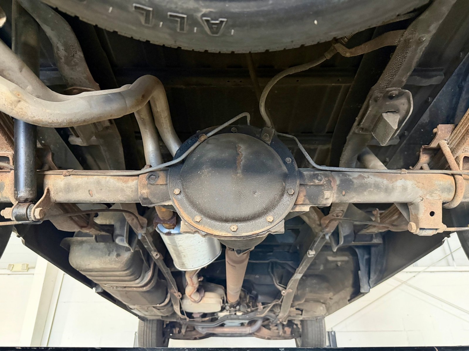 Chevrolet-C10-1983-Pickup-Truck-6