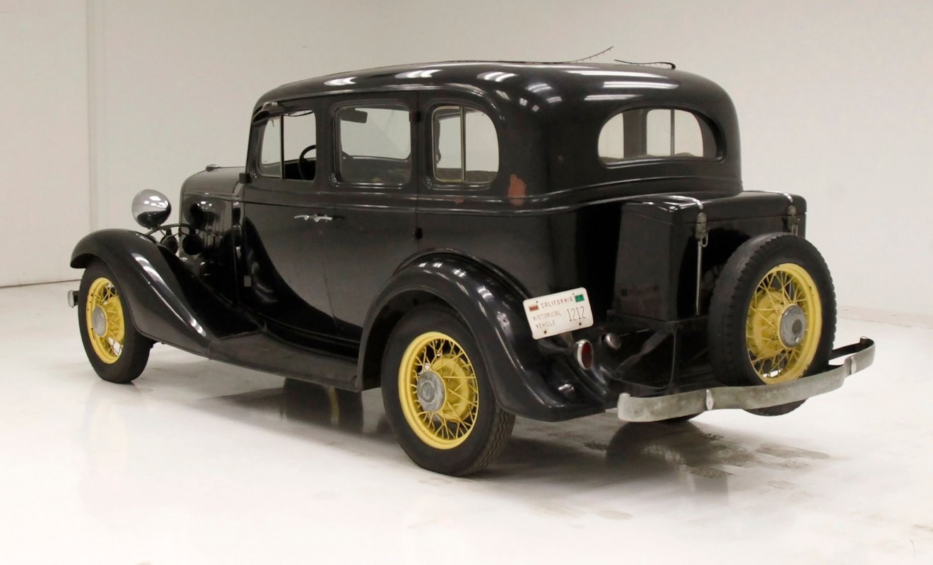 Chevrolet-CA-Master-1933-Sedan-2