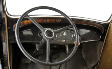 Chevrolet-CA-Master-1933-Sedan-30