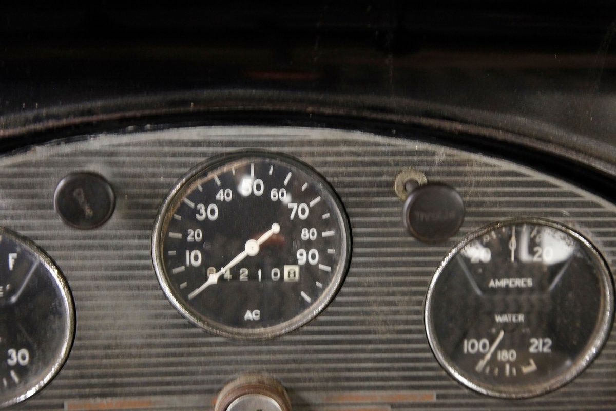 Chevrolet-CA-Master-1933-Sedan-32