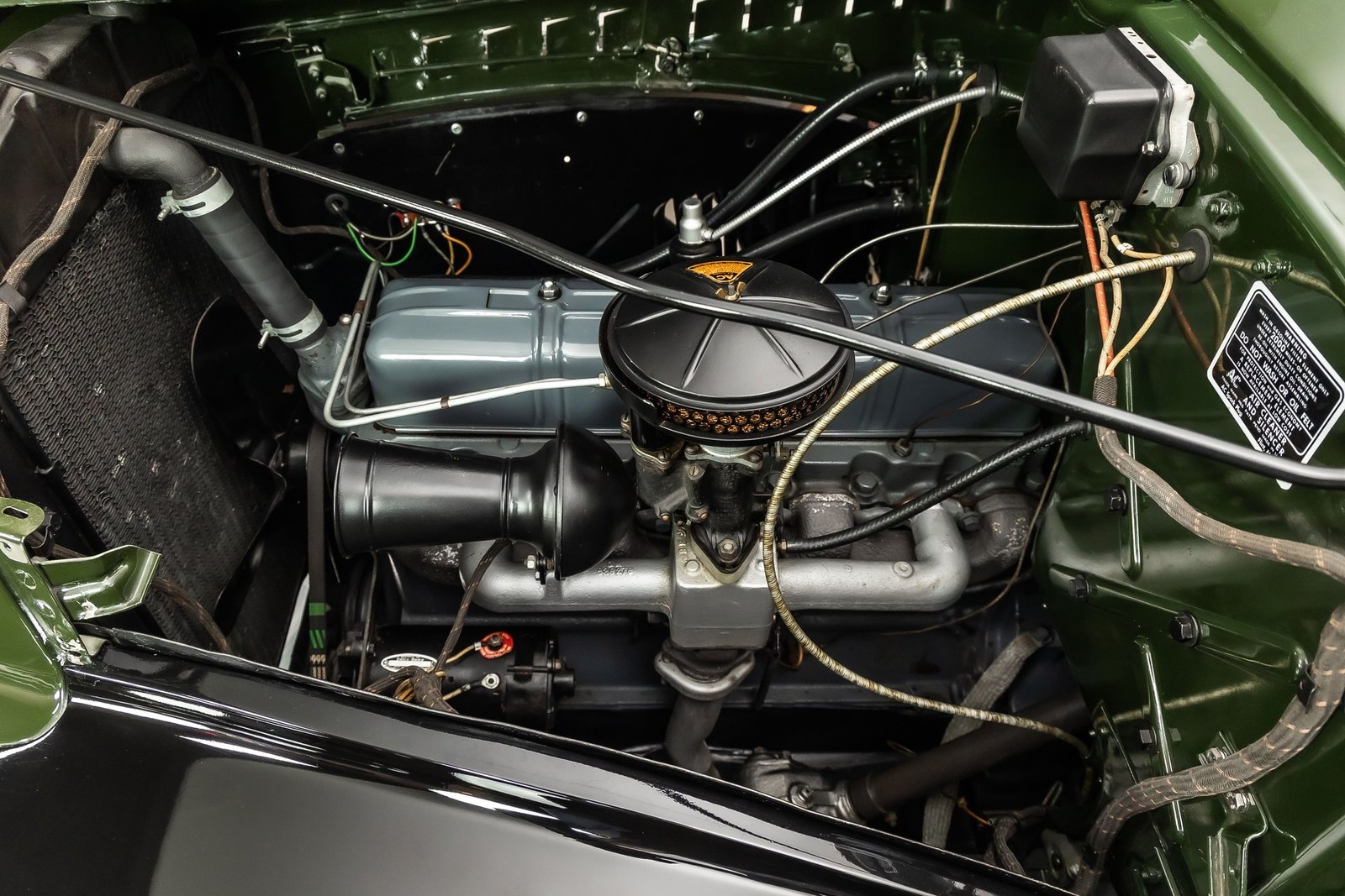 Chevrolet-CK-Pickup-1500-1945-Pickup-Truck-3