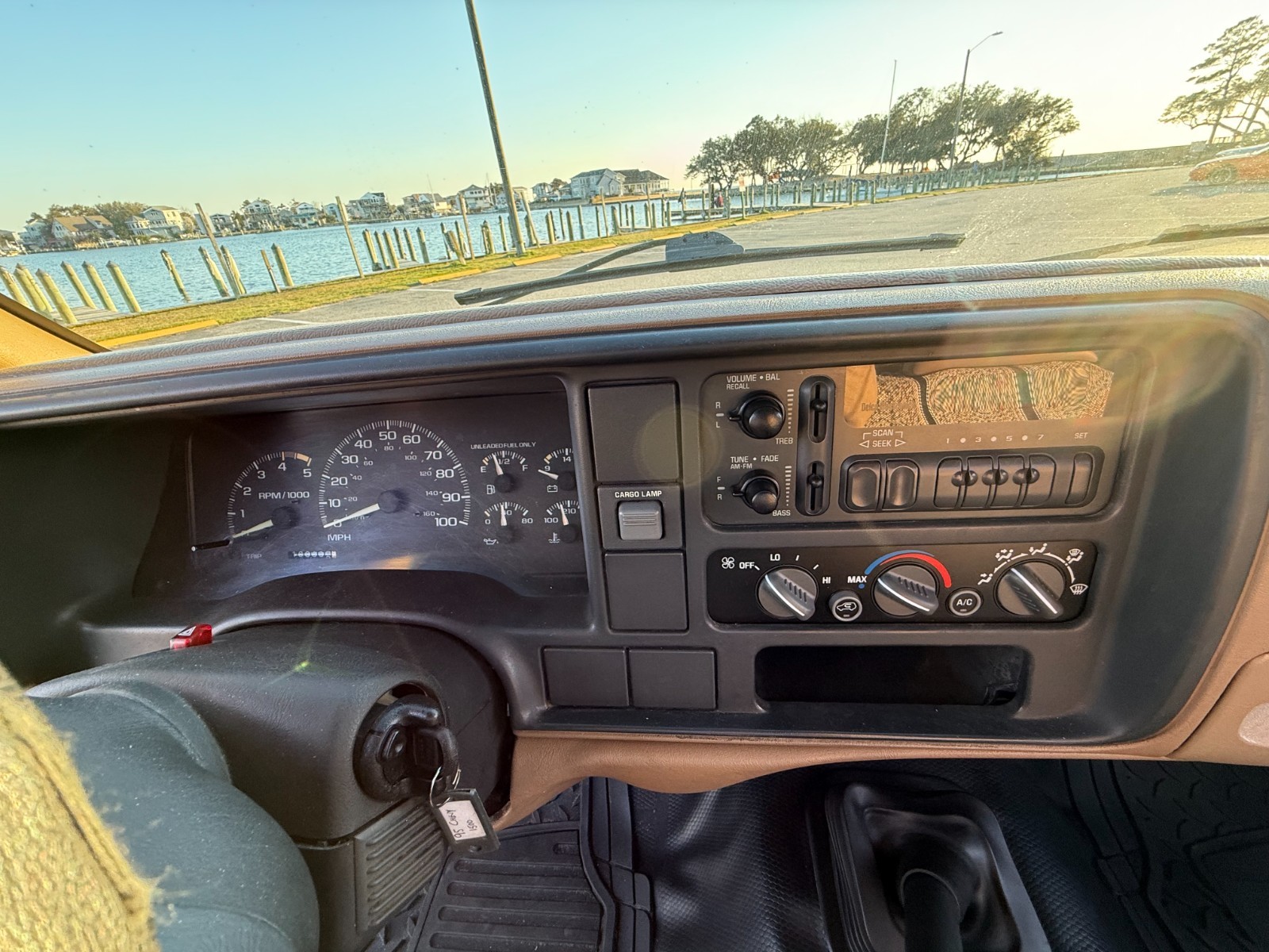 Chevrolet-CK-Pickup-1500-1995-Standard-Cab-Pickup-2