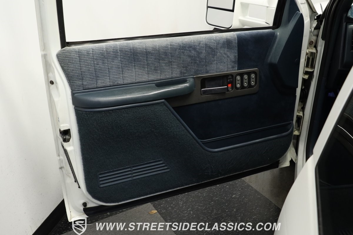 Chevrolet-CK-Pickup-3500-1994-Pickup-Truck-33