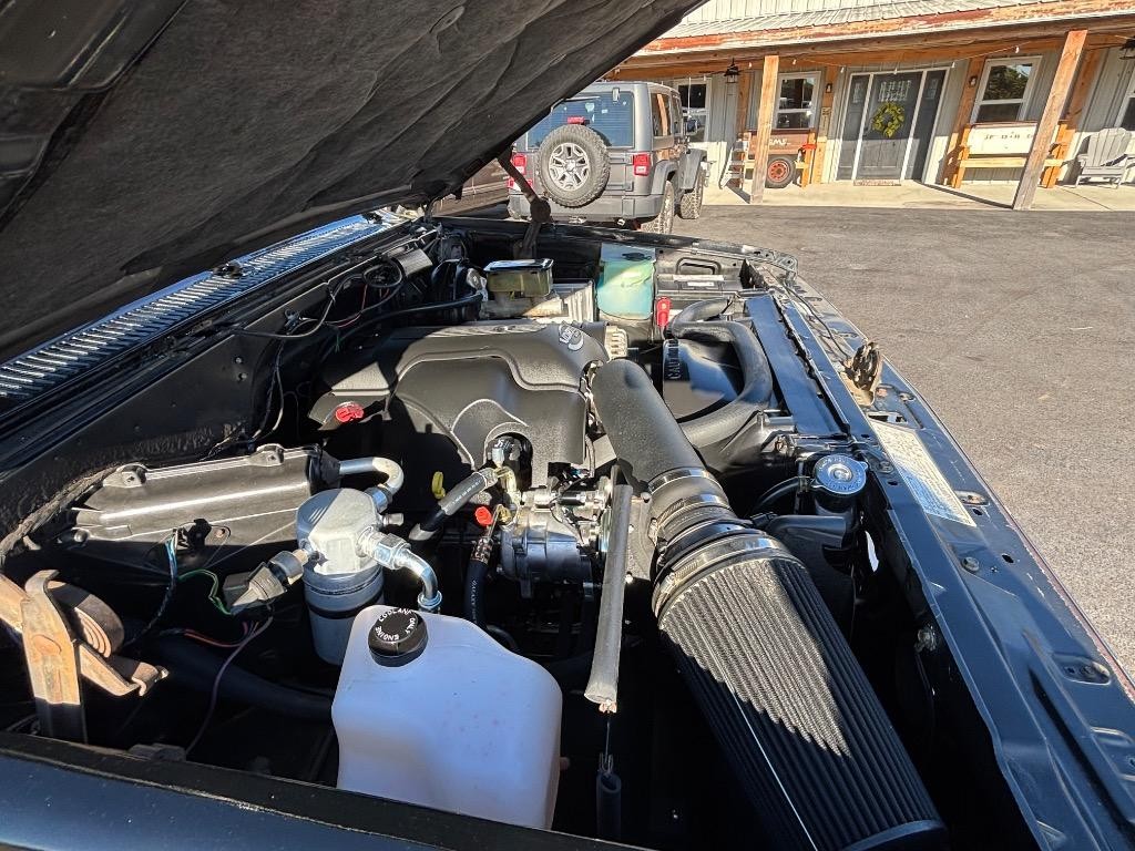 Chevrolet-CK10-Silverado-trim-short-bed-6.0-LS4x4-4L60-Nice-1986-Silverado-4x4-16