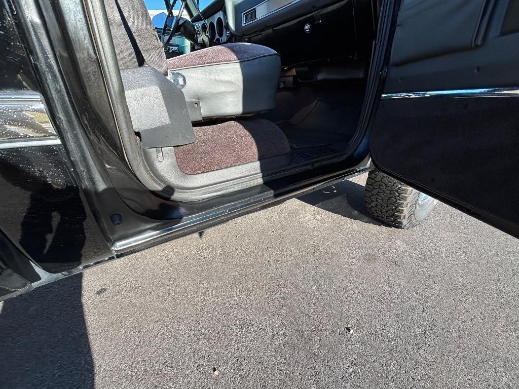 Chevrolet-CK10-Silverado-trim-short-bed-6.0-LS4x4-4L60-Nice-1986-Silverado-4x4-20