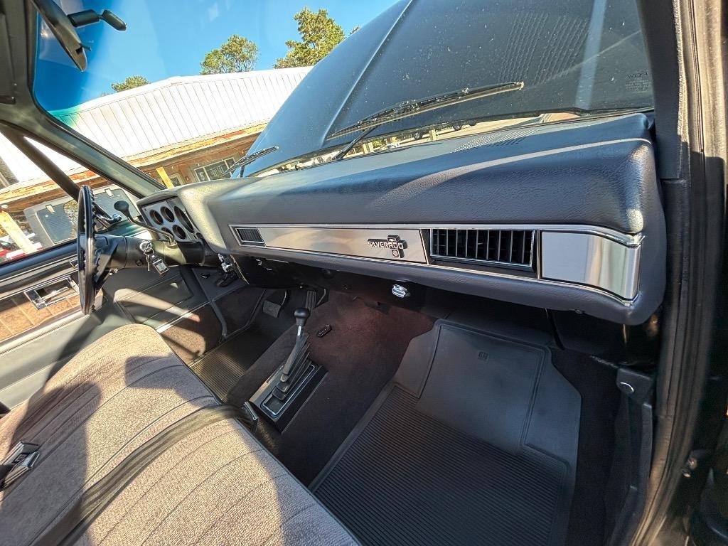 Chevrolet-CK10-Silverado-trim-short-bed-6.0-LS4x4-4L60-Nice-1986-Silverado-4x4-23