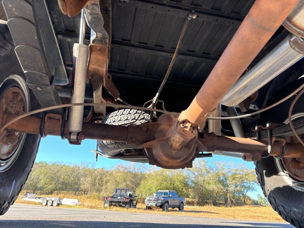 Chevrolet-CK10-Silverado-trim-short-bed-6.0-LS4x4-4L60-Nice-1986-Silverado-4x4-26