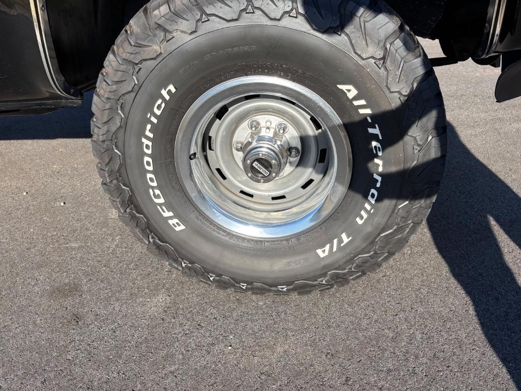 Chevrolet-CK10-Silverado-trim-short-bed-6.0-LS4x4-4L60-Nice-1986-Silverado-4x4-30