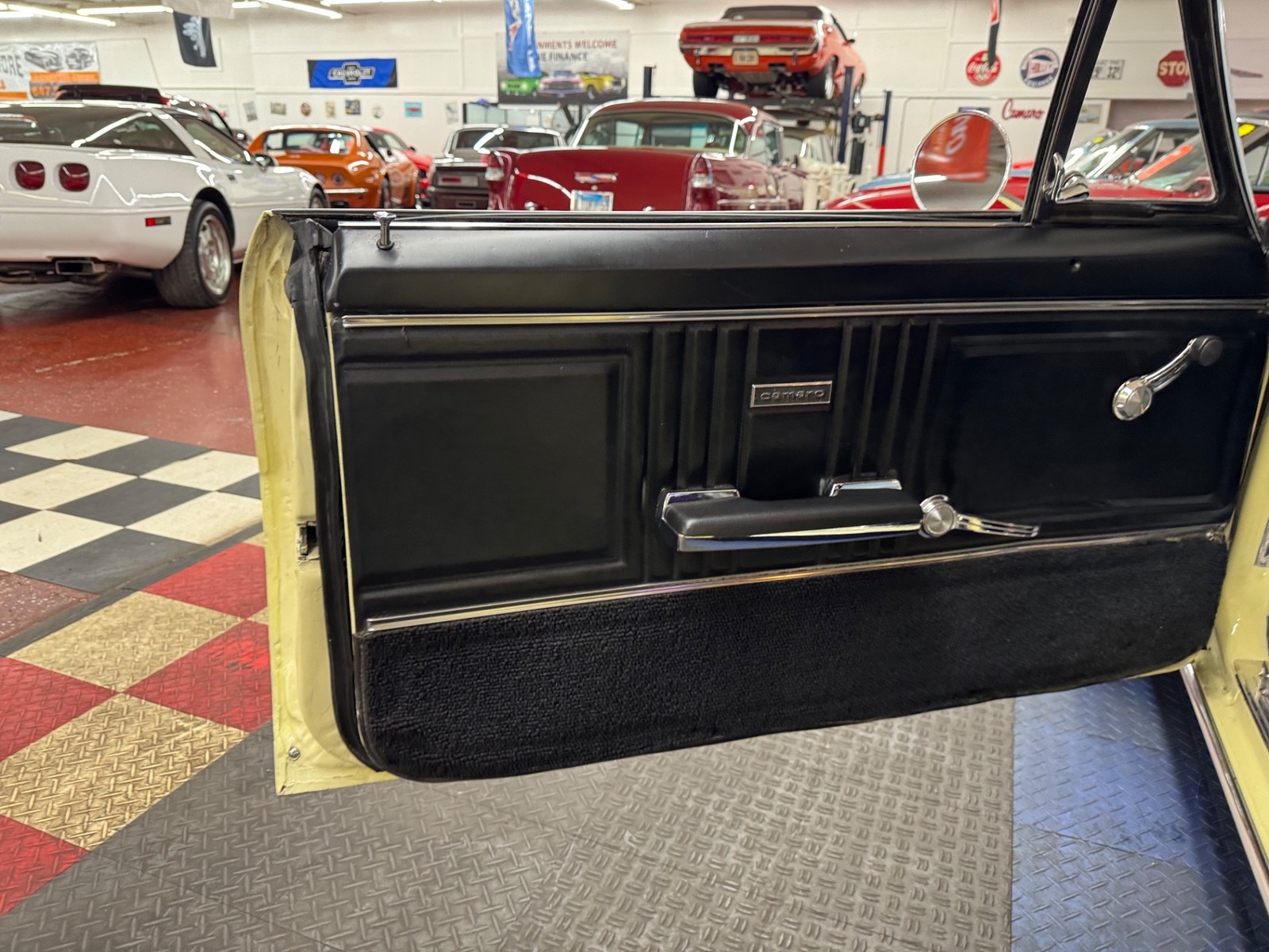 Chevrolet-Camaro-1967-37