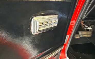 Chevrolet-Camaro-1967-Classic-Car-12