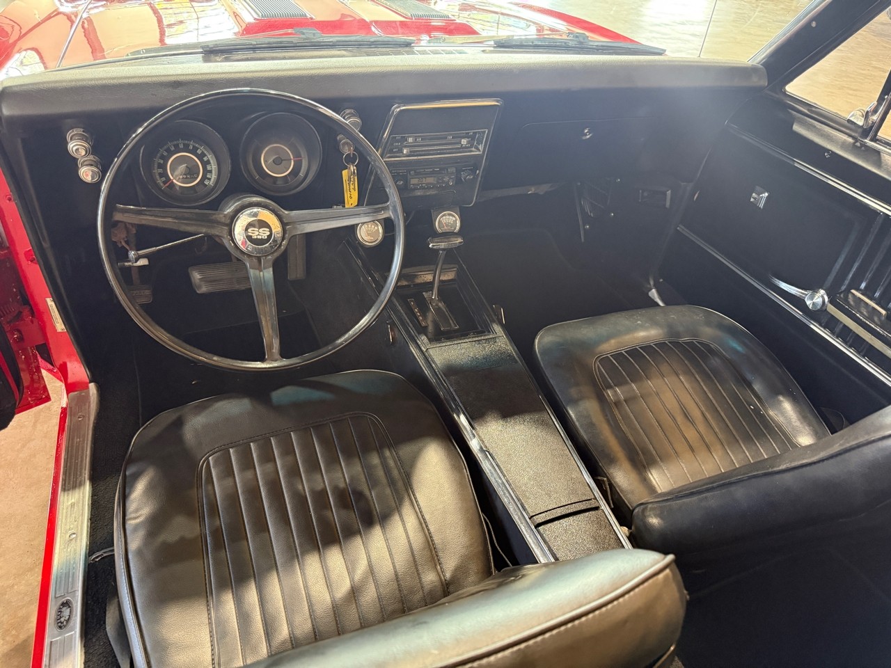 Chevrolet-Camaro-1967-Classic-Car-16