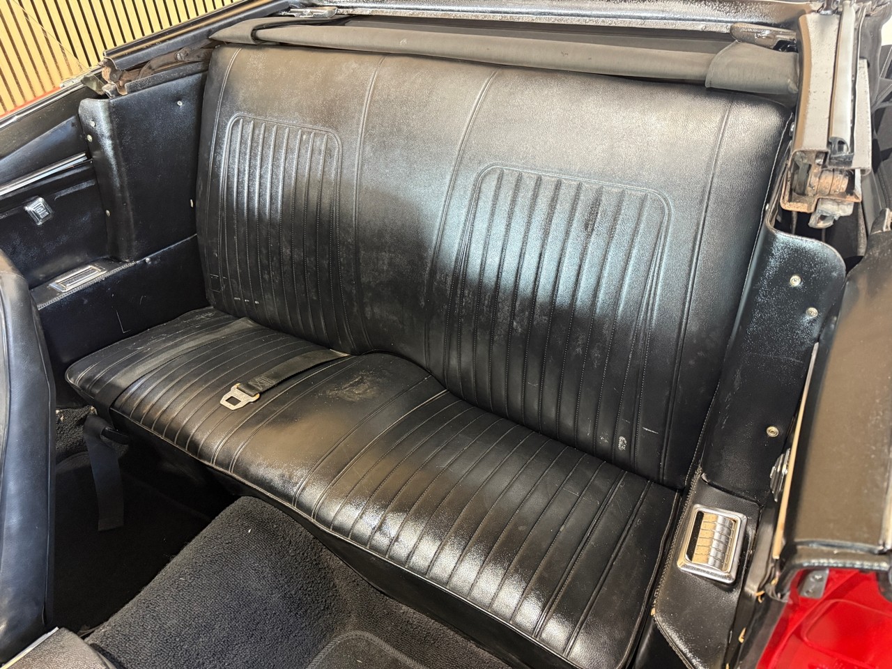 Chevrolet-Camaro-1967-Classic-Car-21