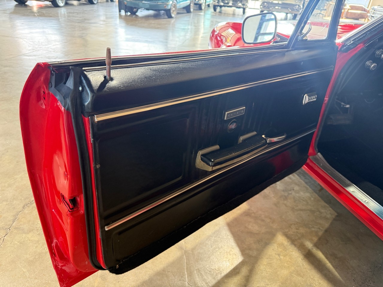 Chevrolet-Camaro-1967-Classic-Car-22