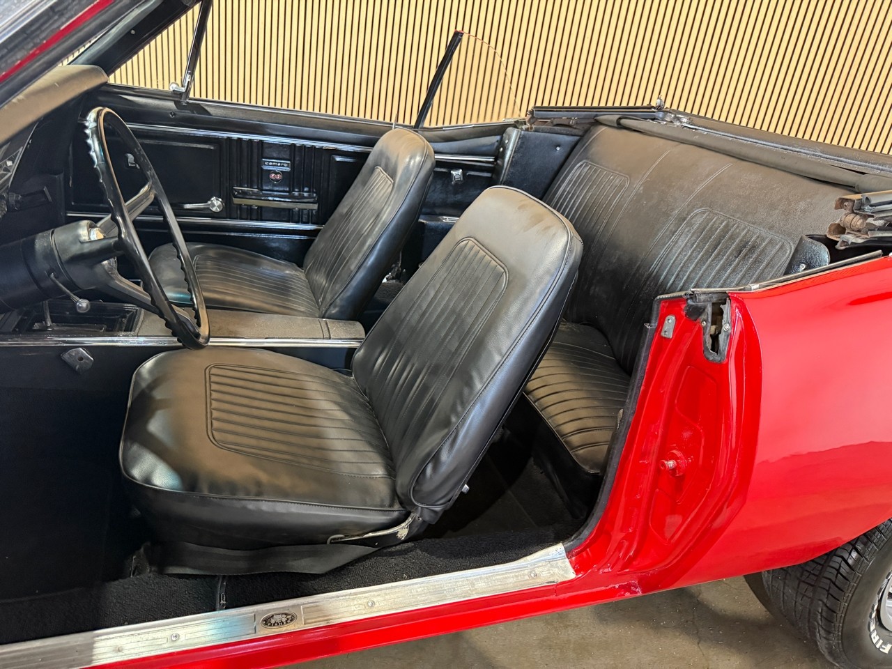 Chevrolet-Camaro-1967-Classic-Car-23