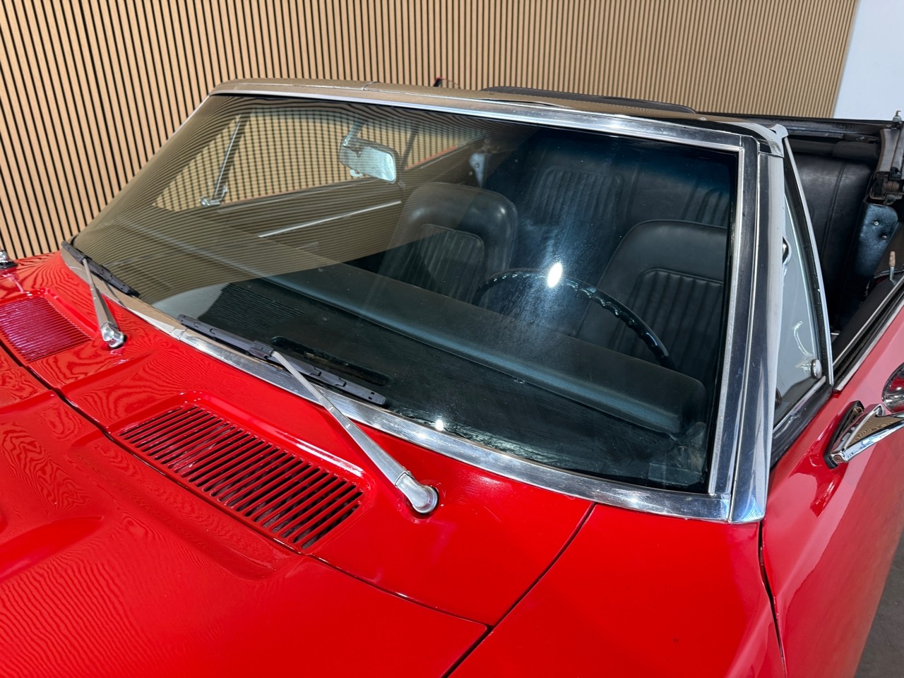 Chevrolet-Camaro-1967-Classic-Car-26