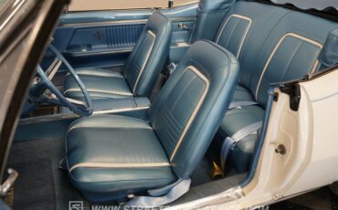 Chevrolet-Camaro-1967-Ermine-White-Bright-Blue-10