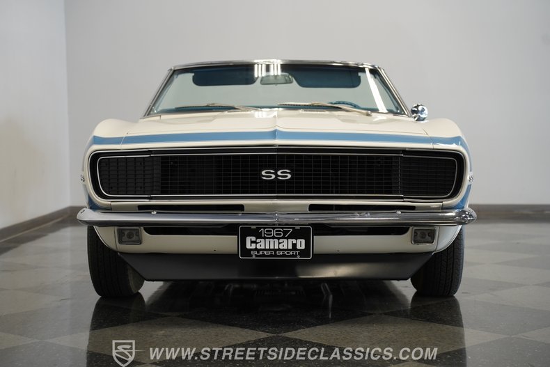 Chevrolet-Camaro-1967-Ermine-White-Bright-Blue-13