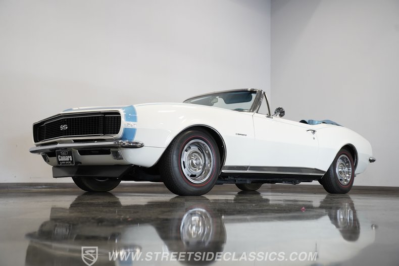 Chevrolet-Camaro-1967-Ermine-White-Bright-Blue-15