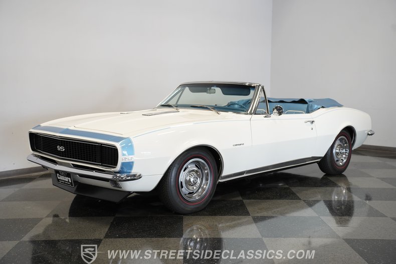 Chevrolet-Camaro-1967-Ermine-White-Bright-Blue-17