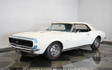 Chevrolet-Camaro-1967-Ermine-White-Bright-Blue-18
