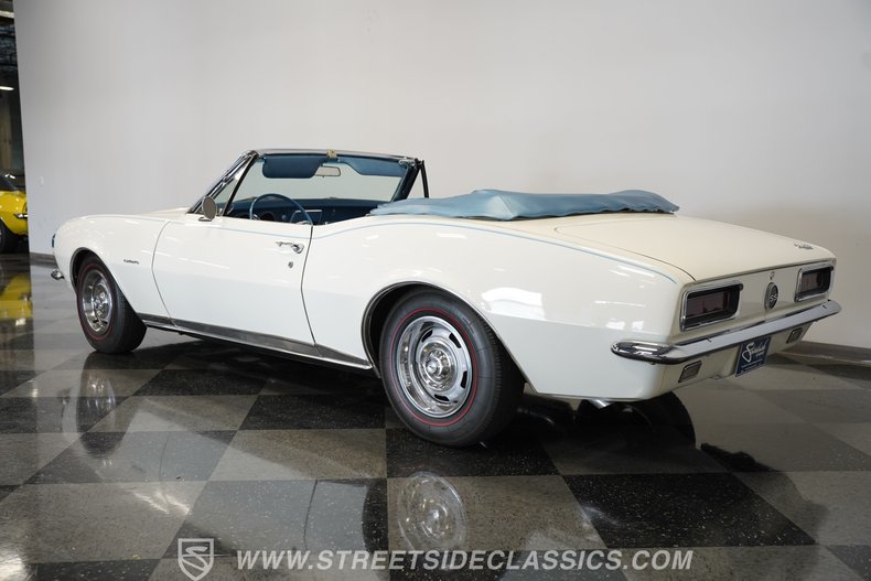Chevrolet-Camaro-1967-Ermine-White-Bright-Blue-20