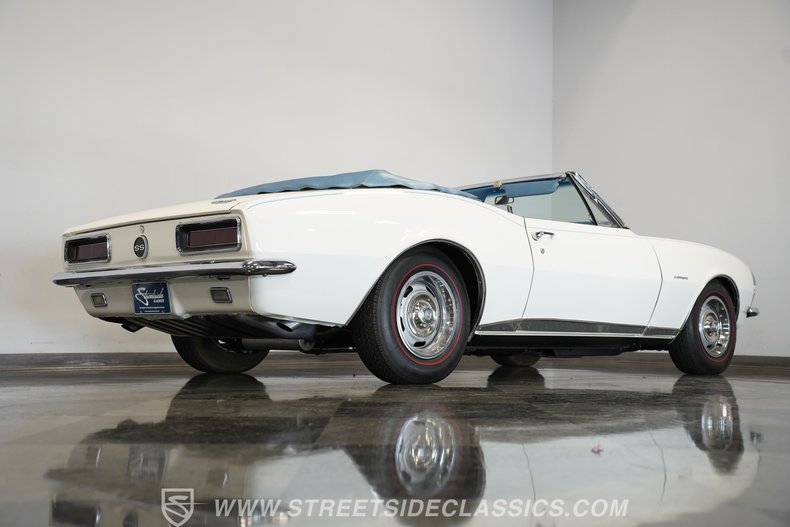Chevrolet-Camaro-1967-Ermine-White-Bright-Blue-23