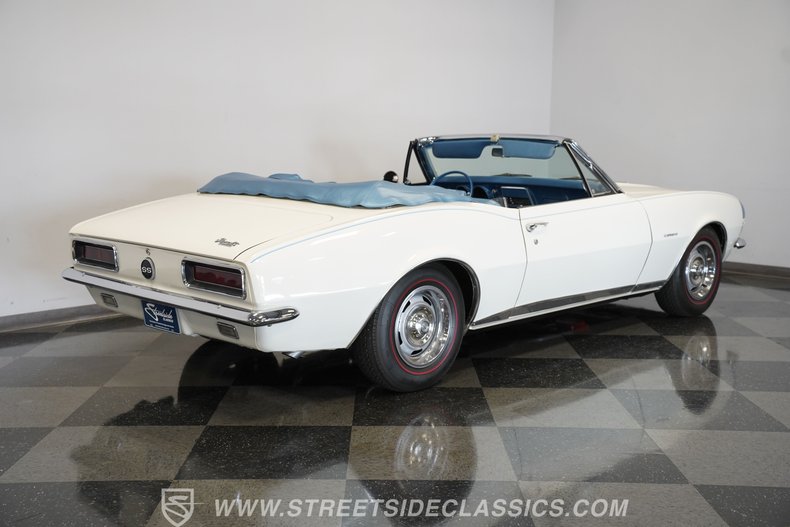 Chevrolet-Camaro-1967-Ermine-White-Bright-Blue-24