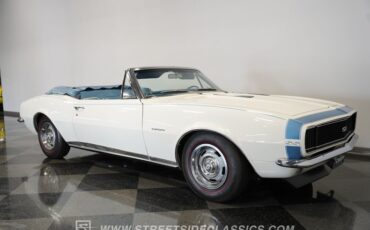 Chevrolet-Camaro-1967-Ermine-White-Bright-Blue-28