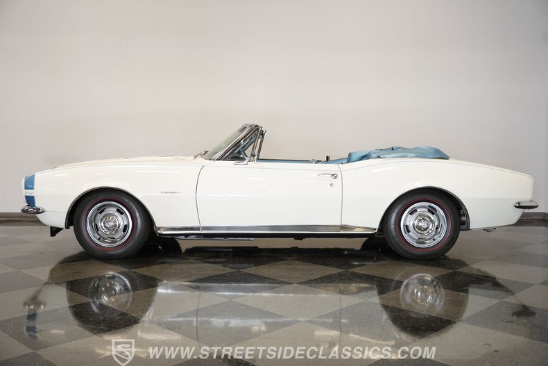 Chevrolet-Camaro-1967-Ermine-White-Bright-Blue-3