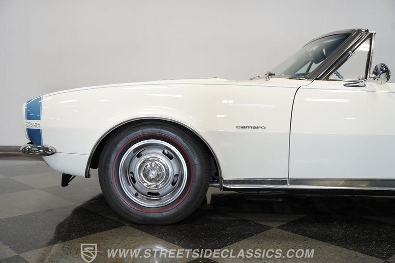 Chevrolet-Camaro-1967-Ermine-White-Bright-Blue-31