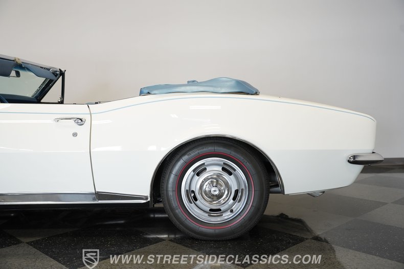 Chevrolet-Camaro-1967-Ermine-White-Bright-Blue-32