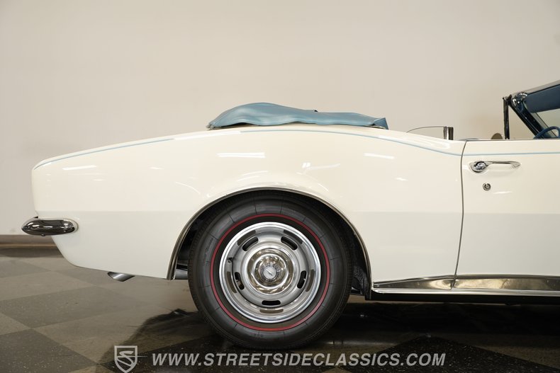 Chevrolet-Camaro-1967-Ermine-White-Bright-Blue-34