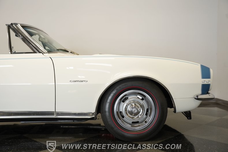Chevrolet-Camaro-1967-Ermine-White-Bright-Blue-35