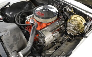 Chevrolet-Camaro-1967-Ermine-White-Bright-Blue-37