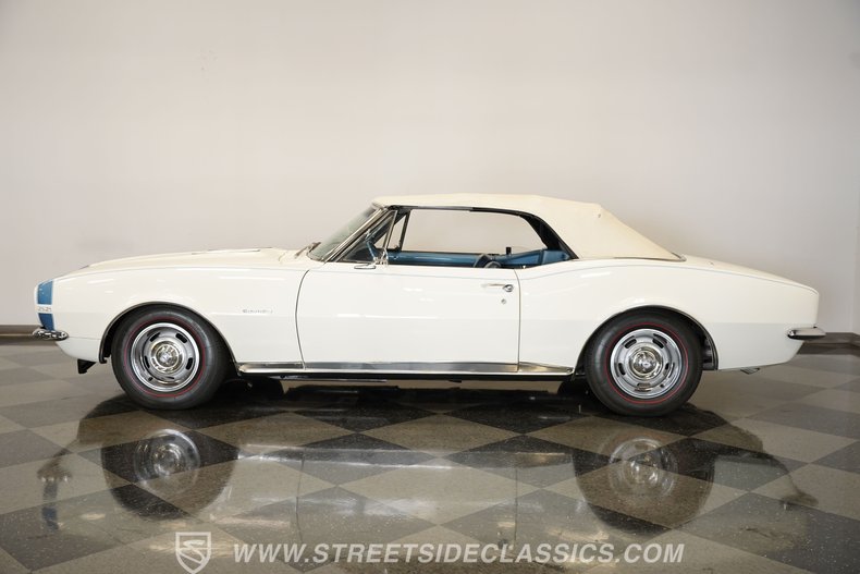 Chevrolet-Camaro-1967-Ermine-White-Bright-Blue-4