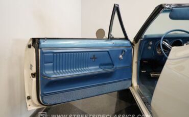 Chevrolet-Camaro-1967-Ermine-White-Bright-Blue-41