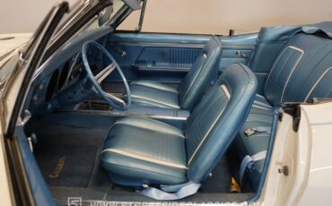 Chevrolet-Camaro-1967-Ermine-White-Bright-Blue-42