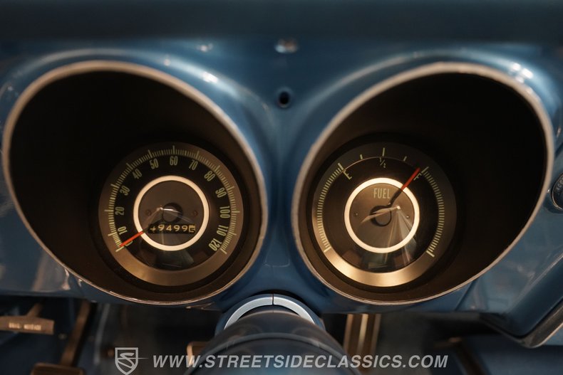 Chevrolet-Camaro-1967-Ermine-White-Bright-Blue-45