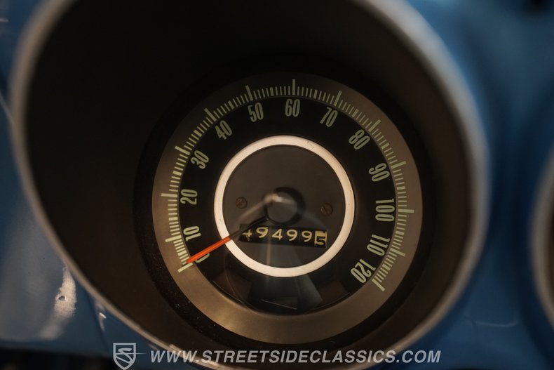 Chevrolet-Camaro-1967-Ermine-White-Bright-Blue-46