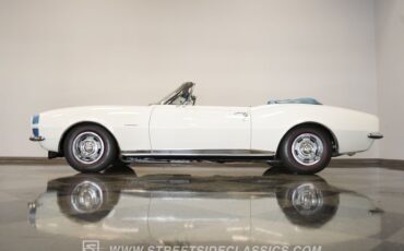 Chevrolet-Camaro-1967-Ermine-White-Bright-Blue-5