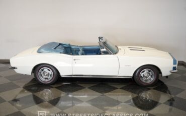 Chevrolet-Camaro-1967-Ermine-White-Bright-Blue-7