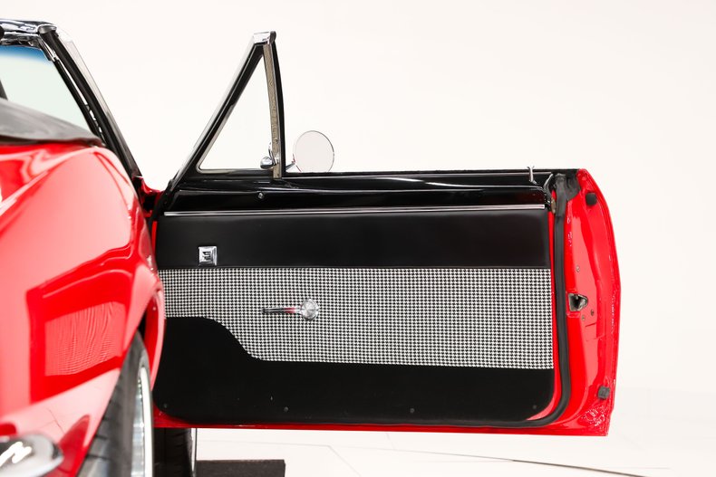 Chevrolet-Camaro-1967-Indy-Red-Black-10